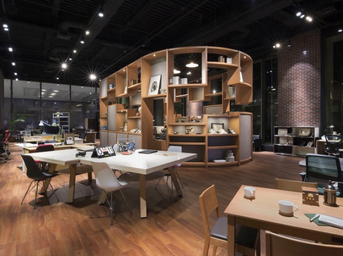 【事例】OFFICE COM_shinjuku アパレル・物販 / インテリア・雑貨 | 内装建築.com