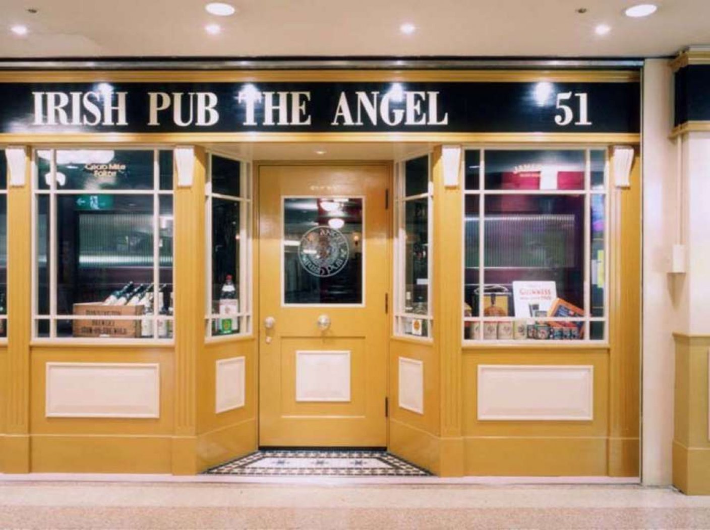 IRISH PUB THE ANGELの写真 1
