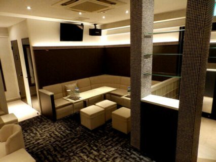 CLUB EMERALD