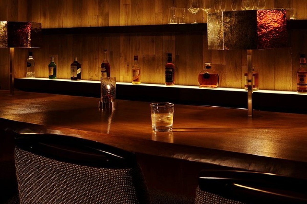 高架下G bar&karaokeの写真