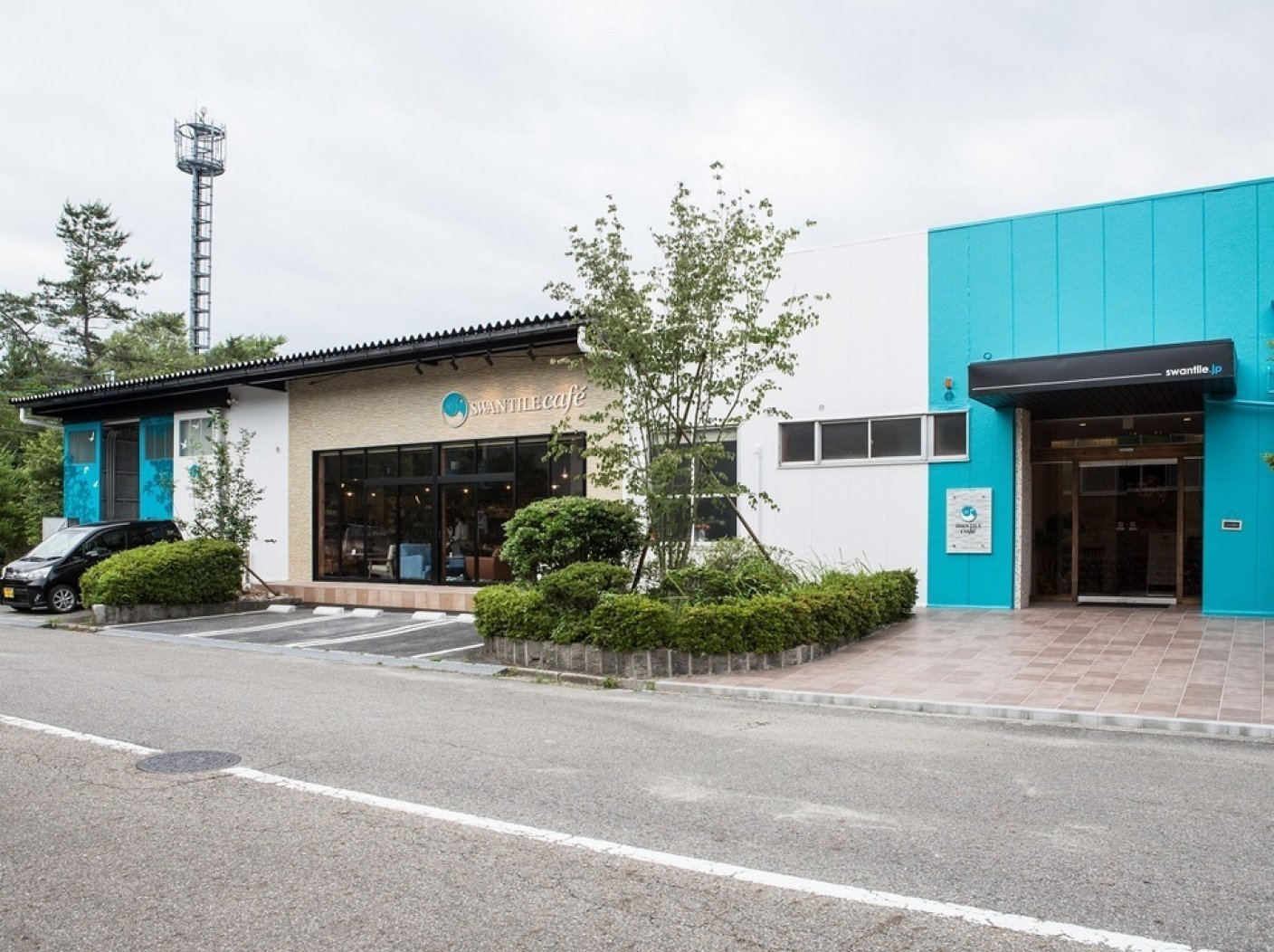 スワンタイルカフェ（岐阜県多治見市美濃焼き卸団地内）の写真 1