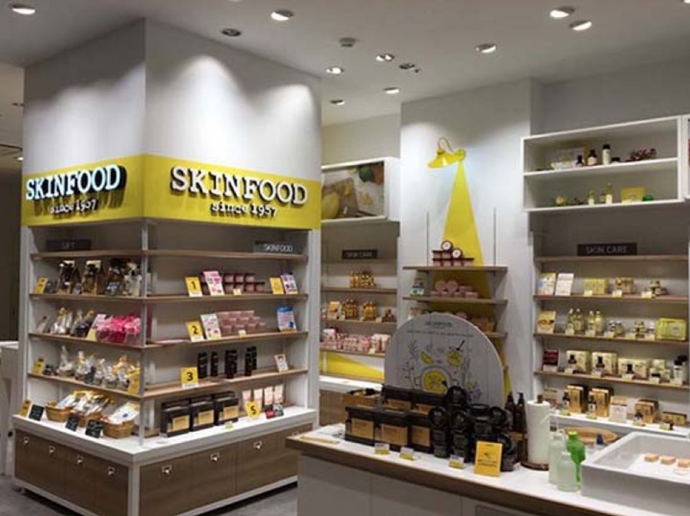 SKINFOOD ピオレ姫路店の写真 1