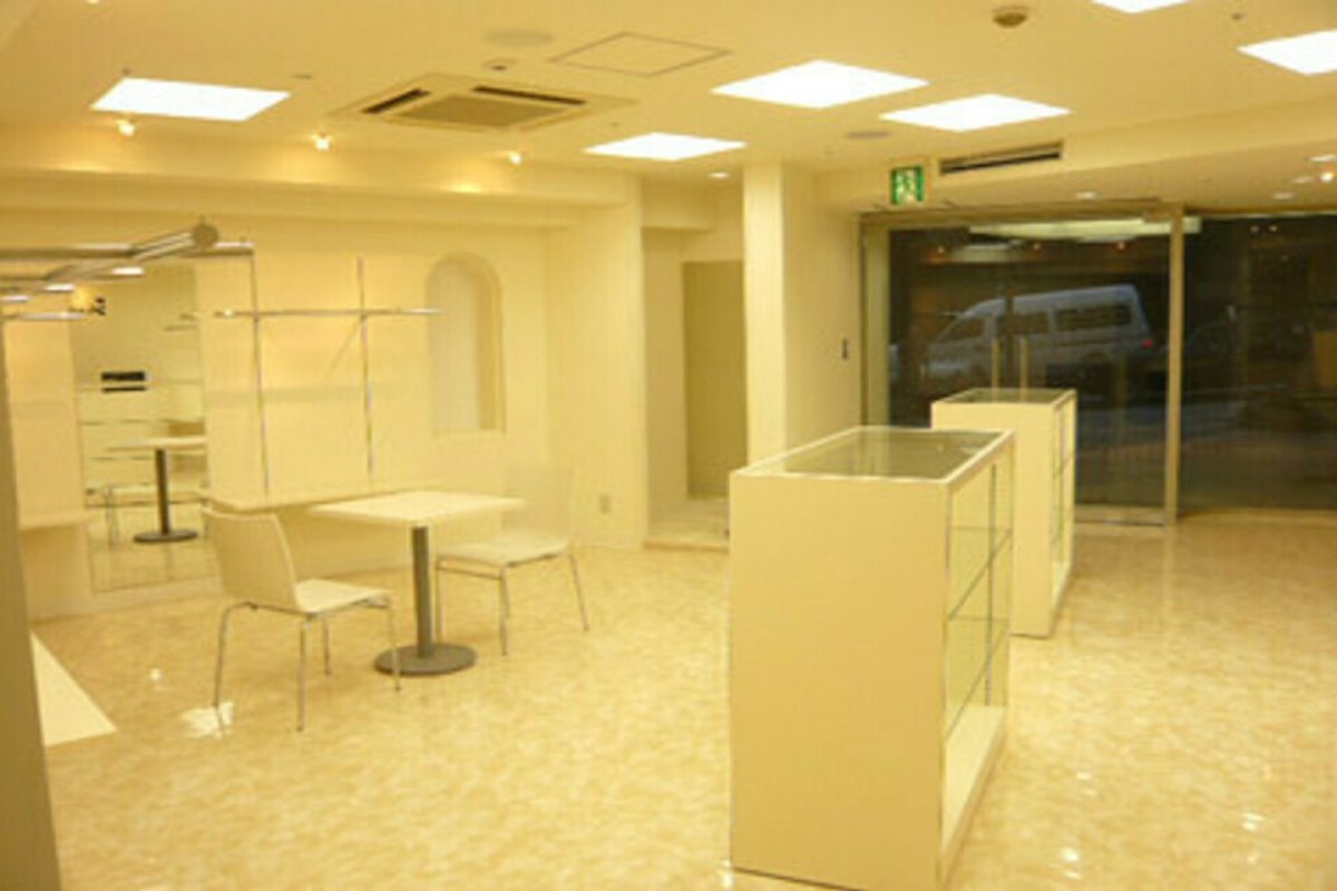 シャルル 横須賀店の写真 2