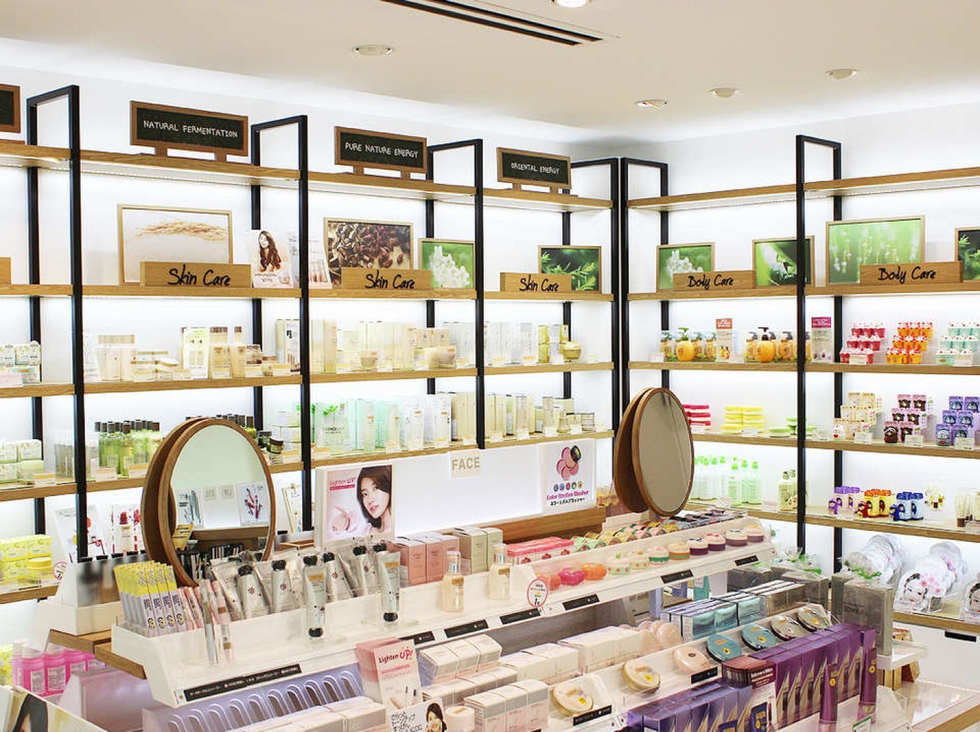 THE FACE SHOP 新大久保店の写真 4